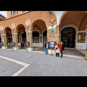 piazza sempione con i lavori esposti