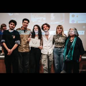 Studenti liceo bramante alla premiazione con docente